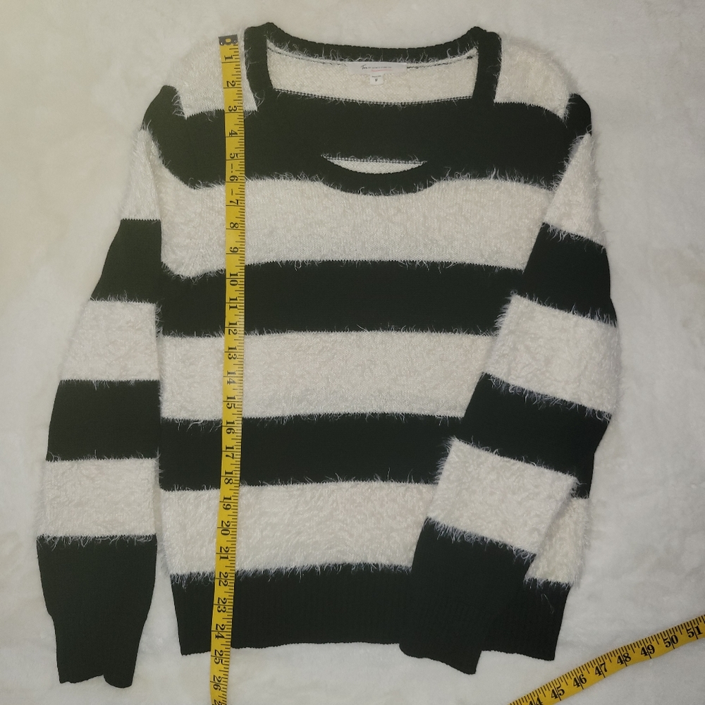 Black and white striped fuzzy sweater Two by Vince Camuto  SZ M